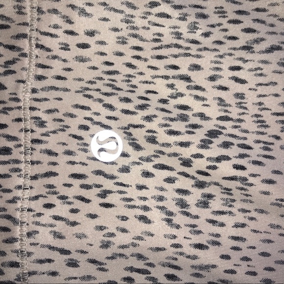 Lululemon tanktop - Picture 4 of 4